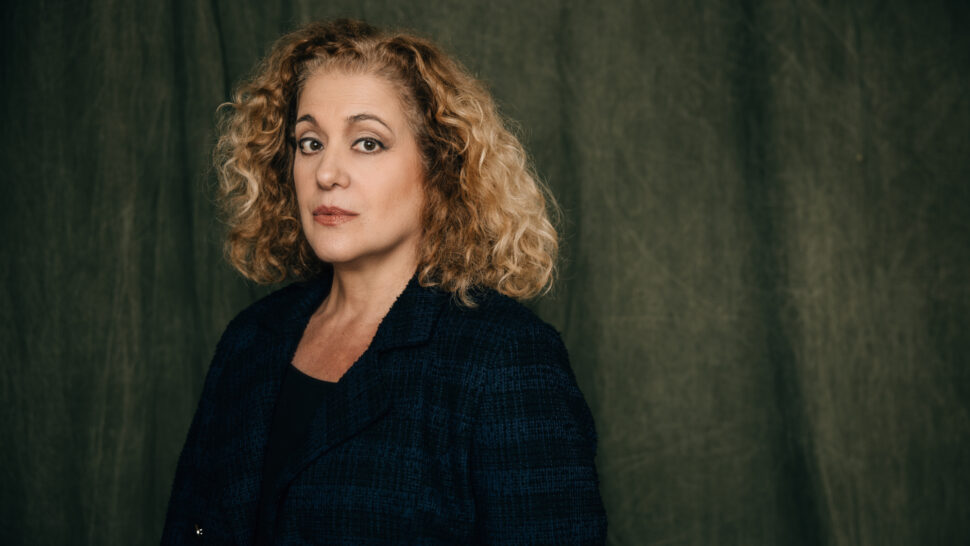 Mary Testa headshot